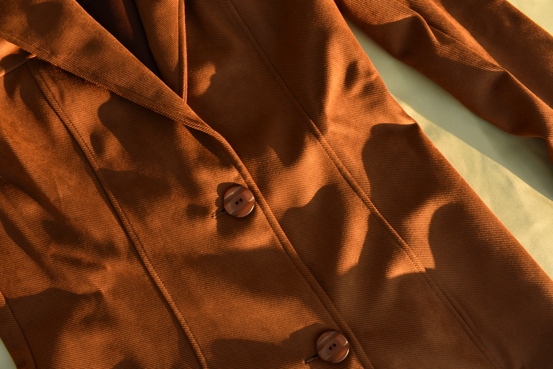 Dámské sako sportovního střihu - skořicové - Velikost EU: 42