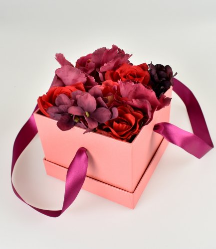 Květinová krabička "Vášnivé růže"
