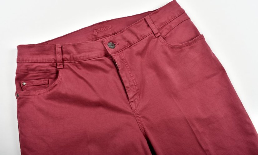 ZURI 126 - malinové L34