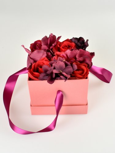 Květinová krabička "Vášnivé růže"