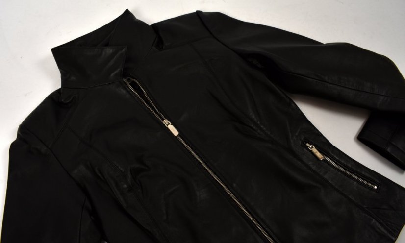 ESTER kožená bunda s límcem a zapínáním na zip - černá